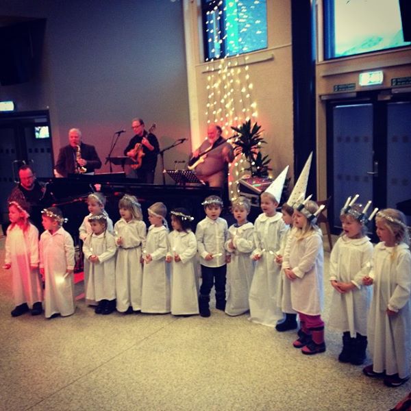 Dagskift: Allsang - vi synger julesanger 