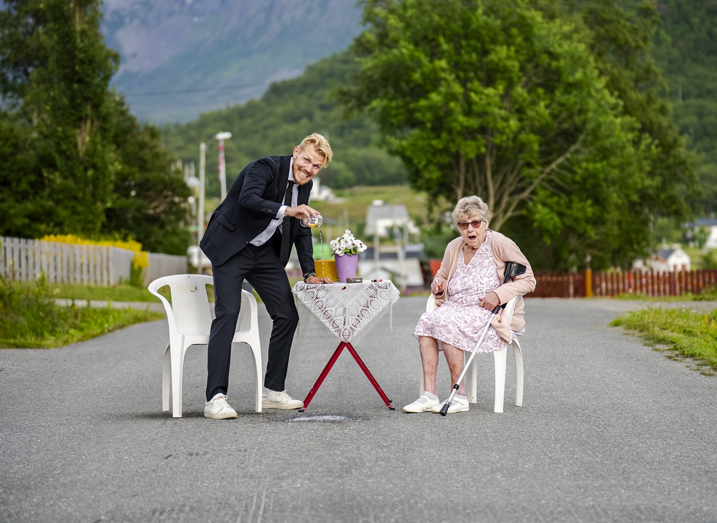 UTSOLGT: En kveld med bestemor (og Sindre)